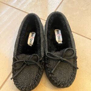 Minnetonka Charcoal and Black Slippers